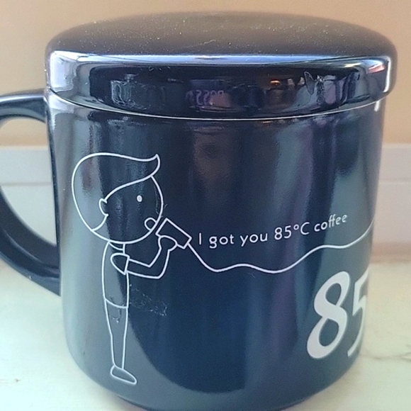 85 Degrees Bakery Black Mug Collectible "I got you 85oc coffee." Boy & Girl - Picture 2 of 6
